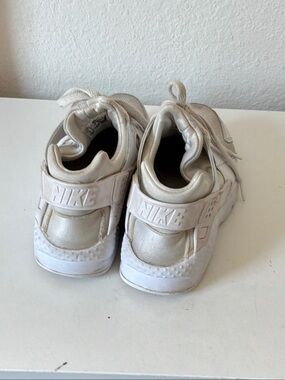 Woman’s nike 5.1/2 sneakers